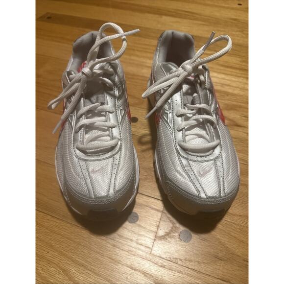 Nike Initiator White Silver Pink Women Running Shoes Sneakers Women's Sz 7.5 - Picture 2 of 9